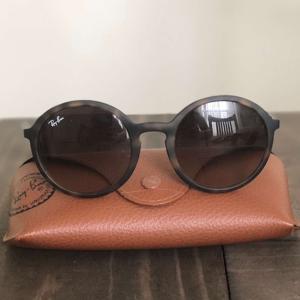 Ray Ban women’s tortoise sunglasses